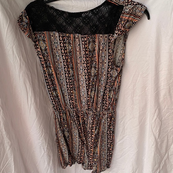 Pattern Romper - Picture 2 of 2